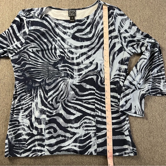 Clara Sun Woo Blue Zebra Casual Top - Picture 5 of 10